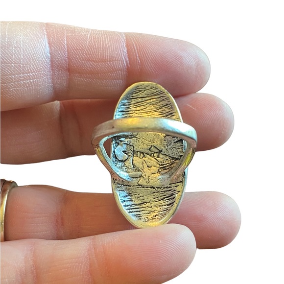 Antique Silver with Shimmer White Stone Ring - Picture 3 of 4